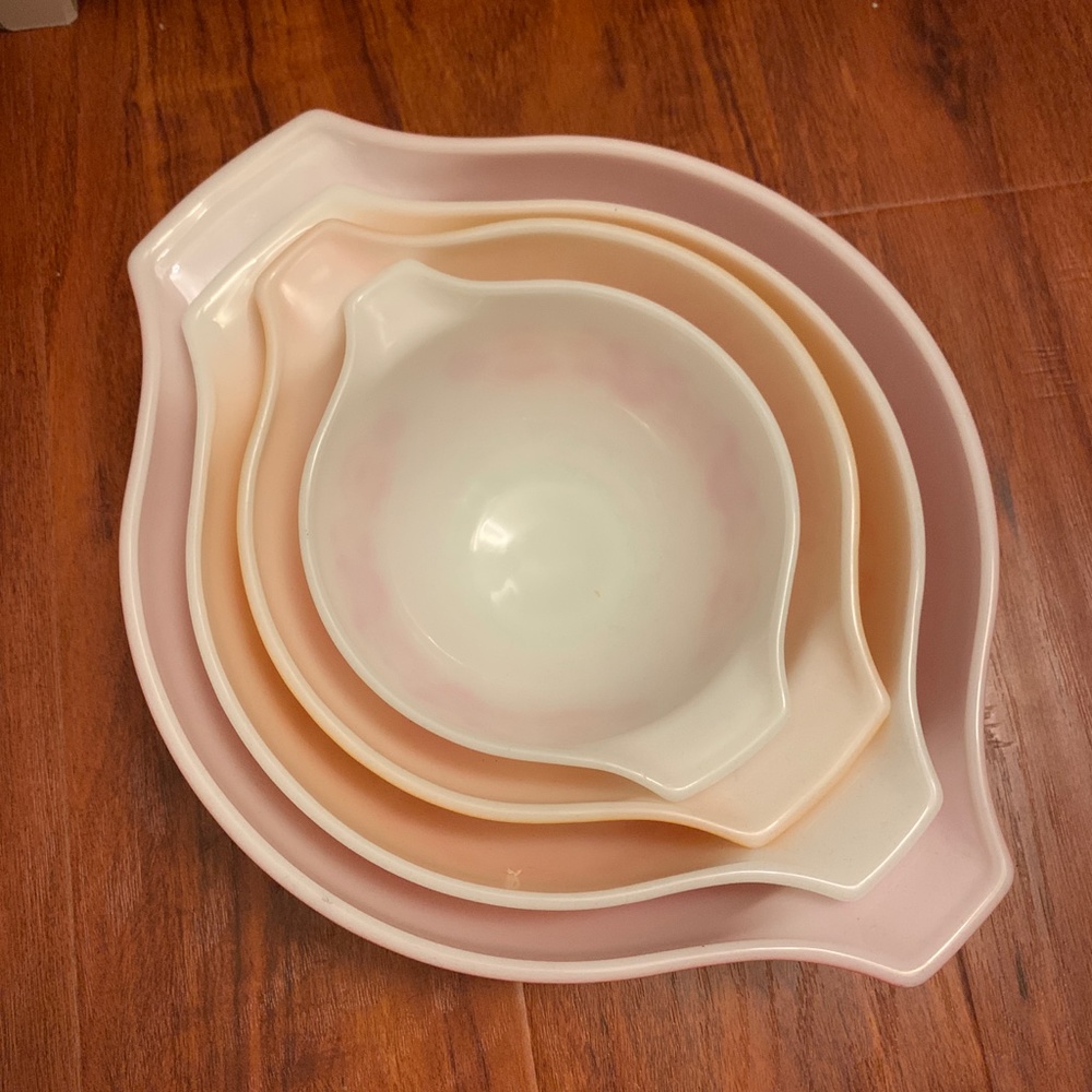 Vintage Pyrex nesting Friendship Cinderella bowls - Picture 3 of 11